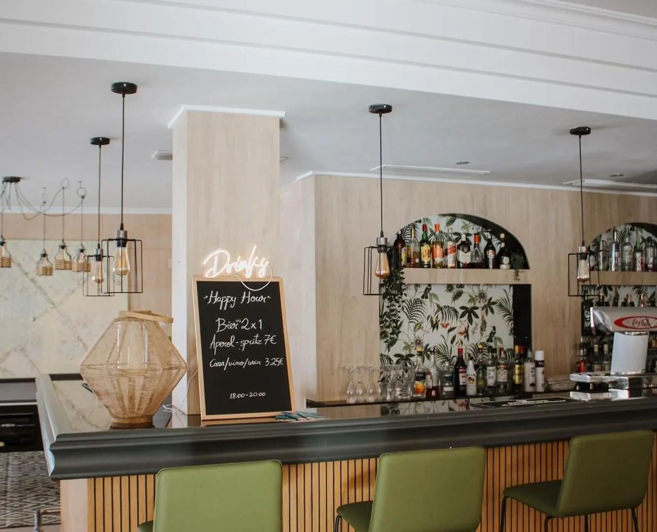 Flacalco Hotel & Apartments 칼라 라트자다